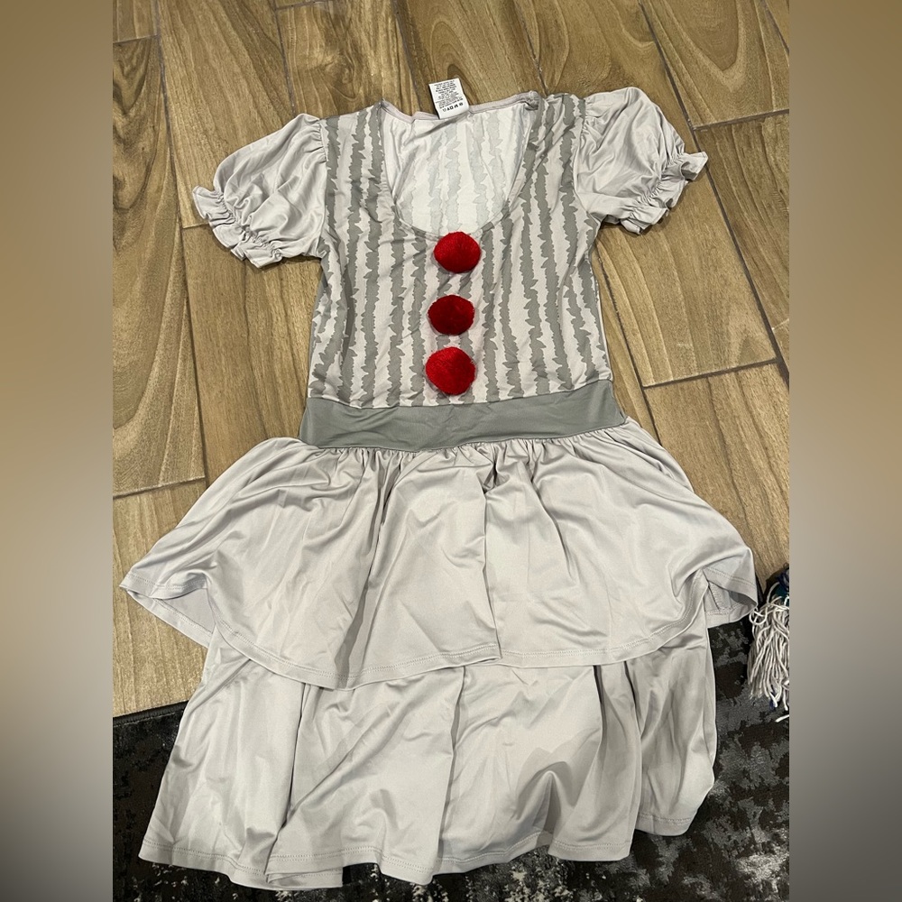 Pennywise Halloween dress.